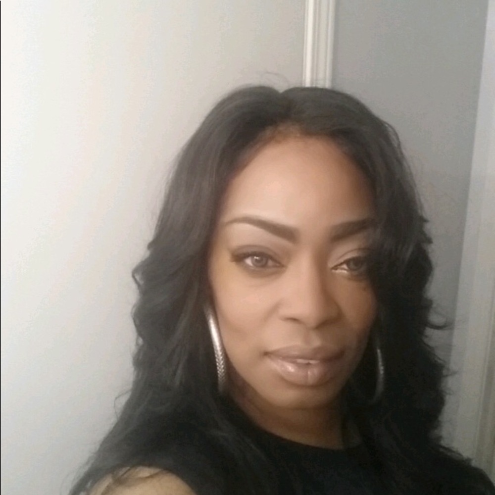 Meet your Posher, Pamela